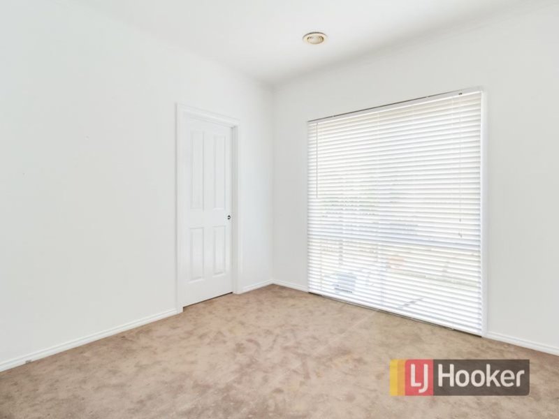 Photo - 4 Hillrise Court, Pakenham VIC 3810 - Image 13