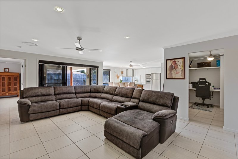 Photo - 4 Hillsborough Circuit, Mountain Creek QLD 4557 - Image 4