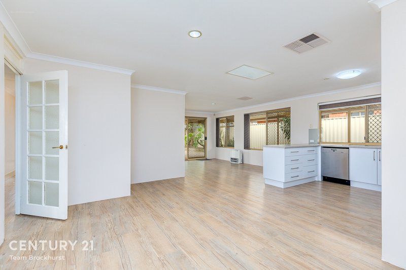 Photo - 4 Hillview Court, Gosnells WA 6110 - Image 3