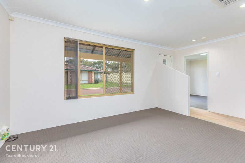 Photo - 4 Hillview Court, Gosnells WA 6110 - Image 8