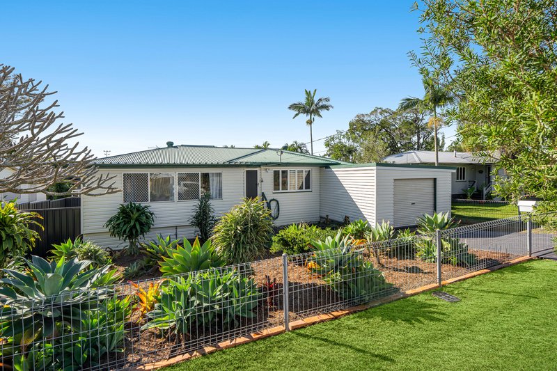 Photo - 4 Hinckley Street, Manly West QLD 4179 - Image 1