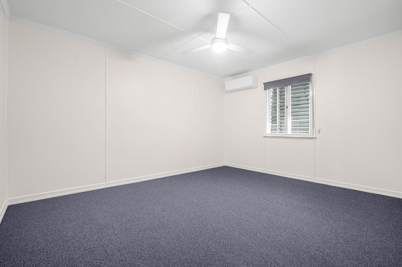 Photo - 4 Hinckley Street, Manly West QLD 4179 - Image 4