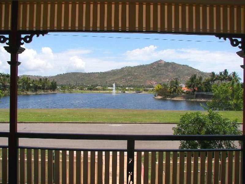 4 Hindley Street, Currajong QLD 4812