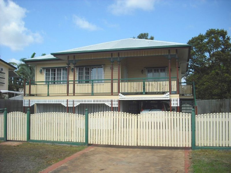 Photo - 4 Hindley Street, Currajong QLD 4812 - Image 2