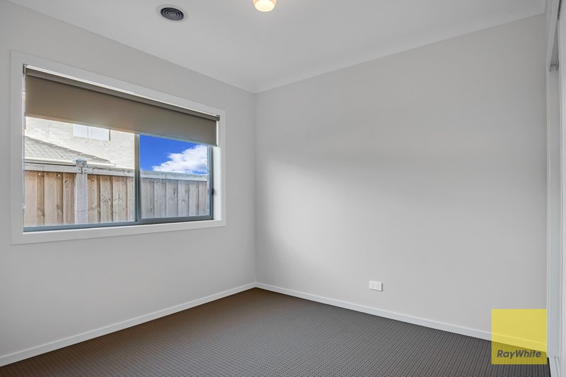 Photo - 4 Hogarth Street, Tarneit VIC 3029 - Image 12