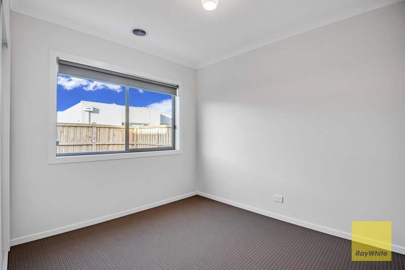 Photo - 4 Hogarth Street, Tarneit VIC 3029 - Image 14