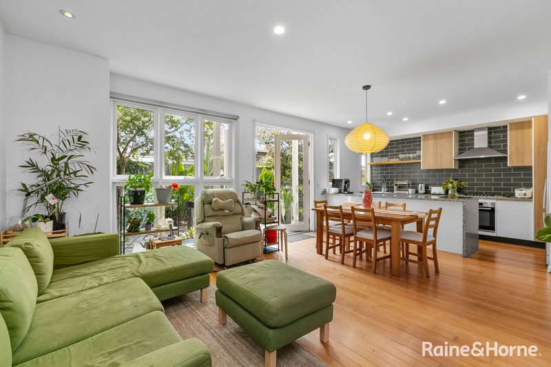 Photo - 4 Holdsworth Lane, Williamstown VIC 3016 - Image 2