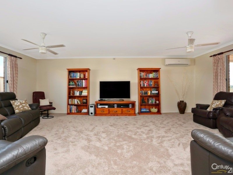 Photo - 4 Hollydale Place, Prospect NSW 2148 - Image 4