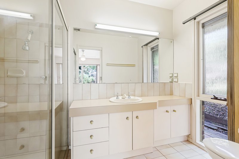 Photo - 4 Hollyoak Haven , Chirnside Park VIC 3116 - Image 9