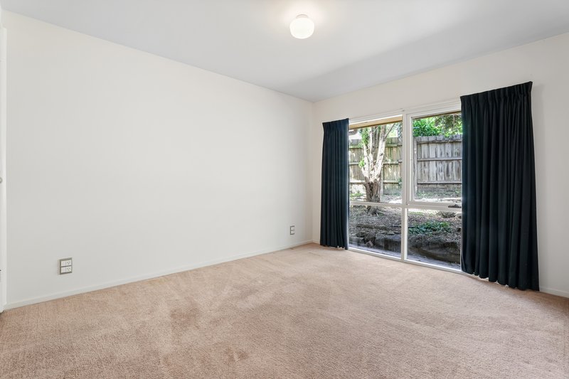 Photo - 4 Hollyoak Haven , Chirnside Park VIC 3116 - Image 11