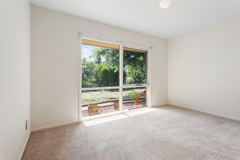 Photo - 4 Hollyoak Haven , Chirnside Park VIC 3116 - Image 12