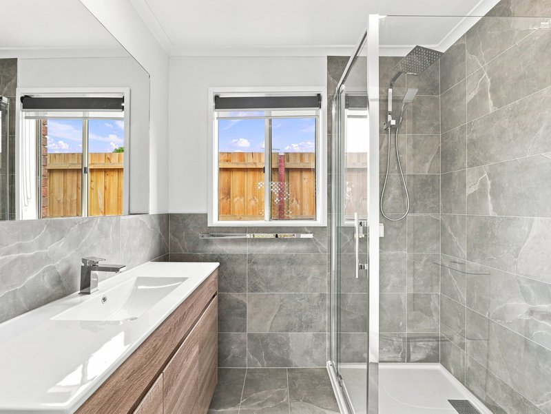 Photo - 4 Holmesdale Close, Werribee VIC 3030 - Image 20