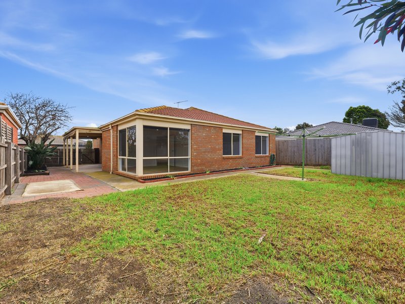 Photo - 4 Holmesdale Close, Werribee VIC 3030 - Image 25