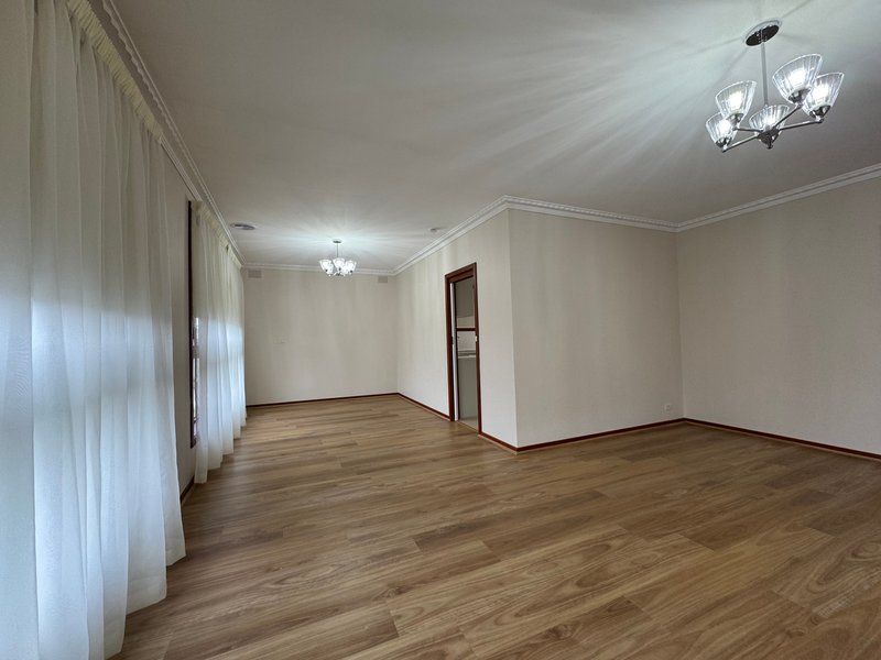 Photo - 4 Holohan Place, Dandenong North VIC 3175 - Image 3