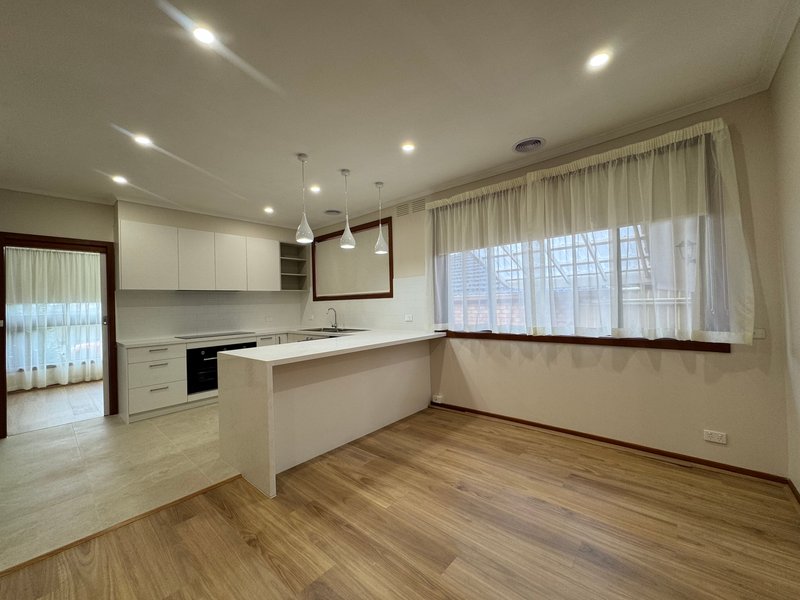 Photo - 4 Holohan Place, Dandenong North VIC 3175 - Image 6