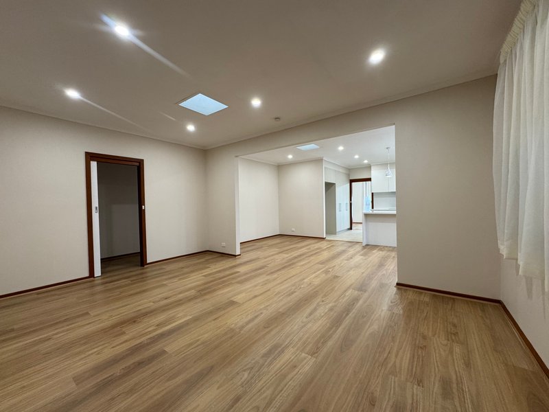 Photo - 4 Holohan Place, Dandenong North VIC 3175 - Image 10