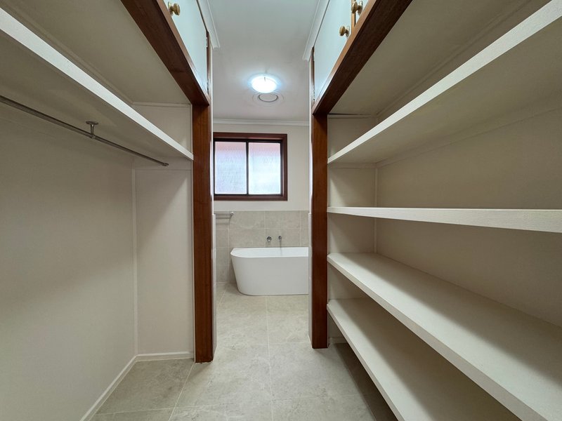 Photo - 4 Holohan Place, Dandenong North VIC 3175 - Image 13