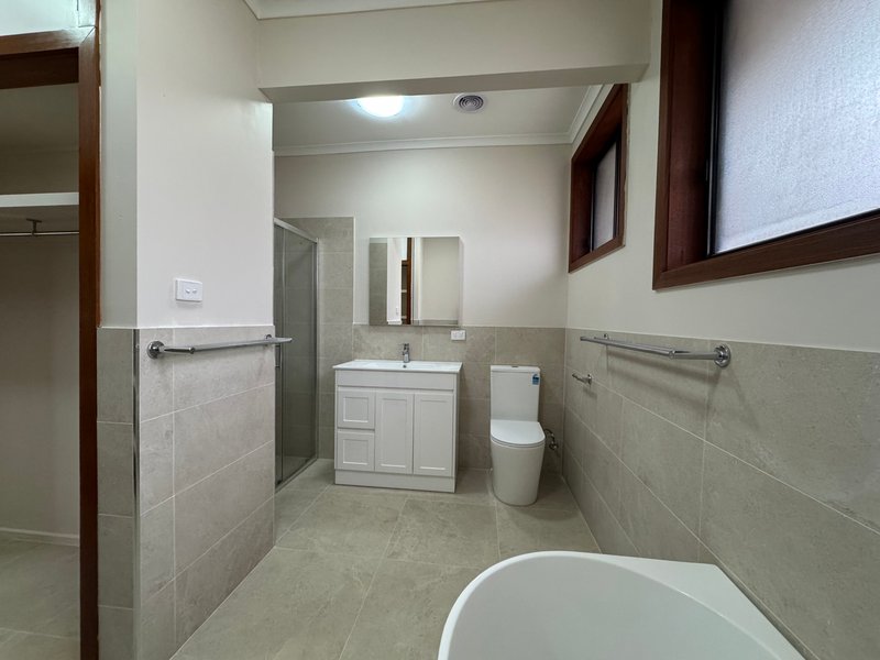 Photo - 4 Holohan Place, Dandenong North VIC 3175 - Image 14