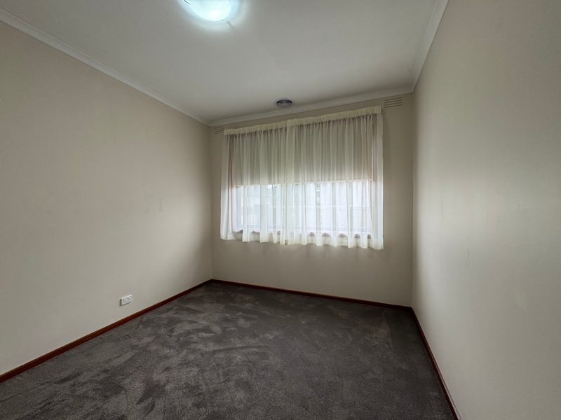 Photo - 4 Holohan Place, Dandenong North VIC 3175 - Image 16
