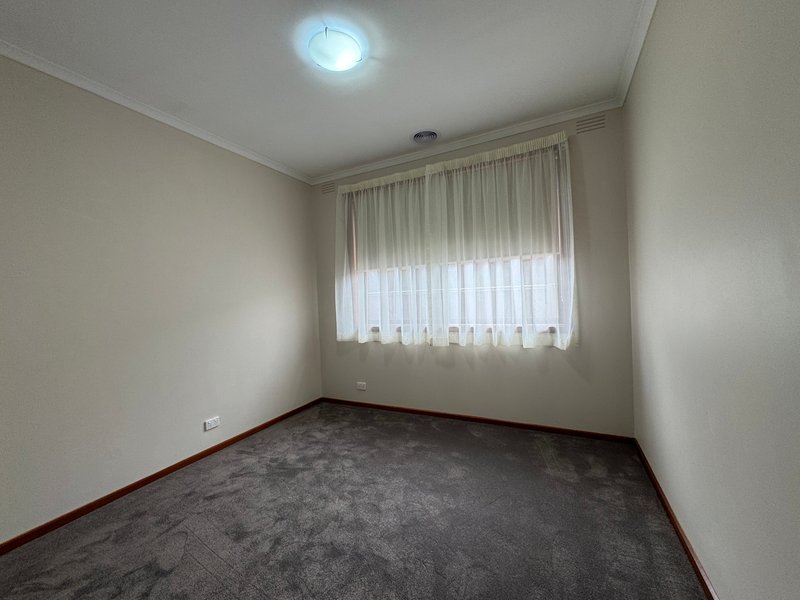 Photo - 4 Holohan Place, Dandenong North VIC 3175 - Image 20