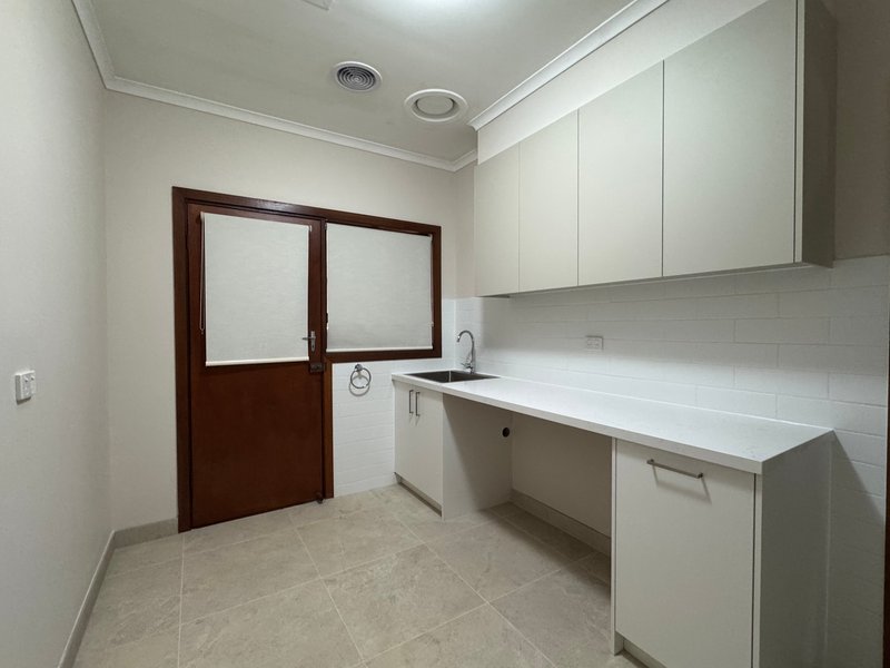 Photo - 4 Holohan Place, Dandenong North VIC 3175 - Image 24