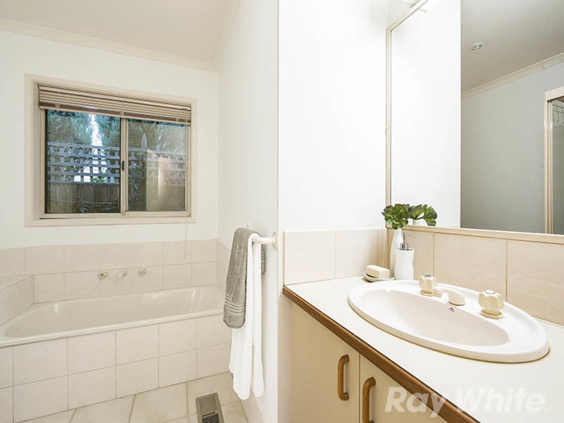 Photo - 4 Holyrood Street, Highett VIC 3190 - Image 8