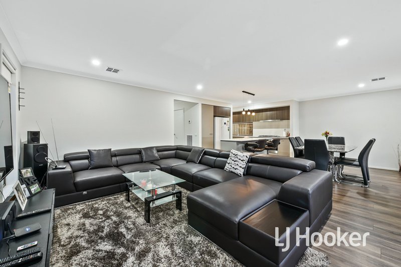 Photo - 4 Hopkins Street, Clyde VIC 3978 - Image 6