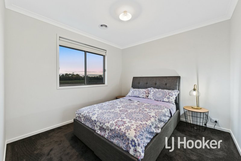 Photo - 4 Hopkins Street, Clyde VIC 3978 - Image 12