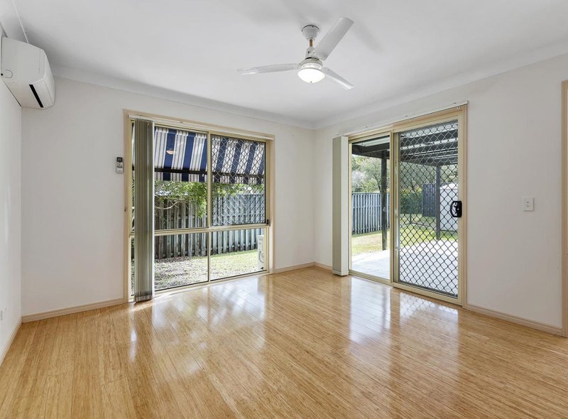 Photo - 4 Howland Circuit, Pacific Pines QLD 4211 - Image 4