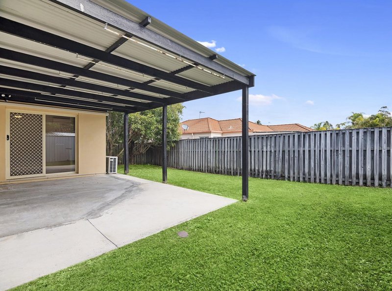 Photo - 4 Howland Circuit, Pacific Pines QLD 4211 - Image 9