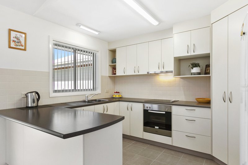 Photo - 4 Hunter Place, Sunshine Bay NSW 2536 - Image 3