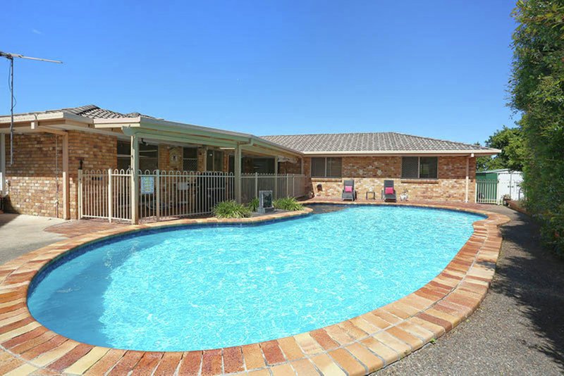 Photo - 4 Huntington Court, Calamvale QLD 4116 - Image 3