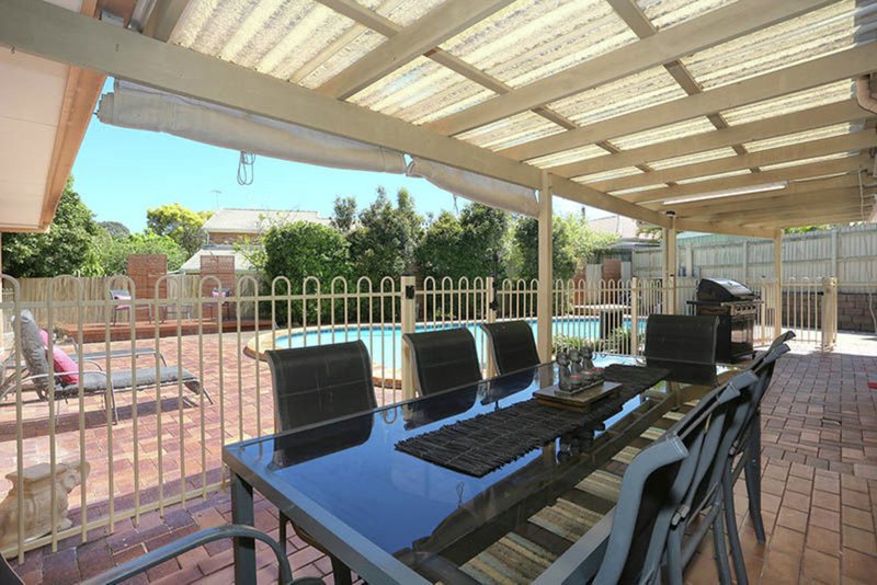 Photo - 4 Huntington Court, Calamvale QLD 4116 - Image 8