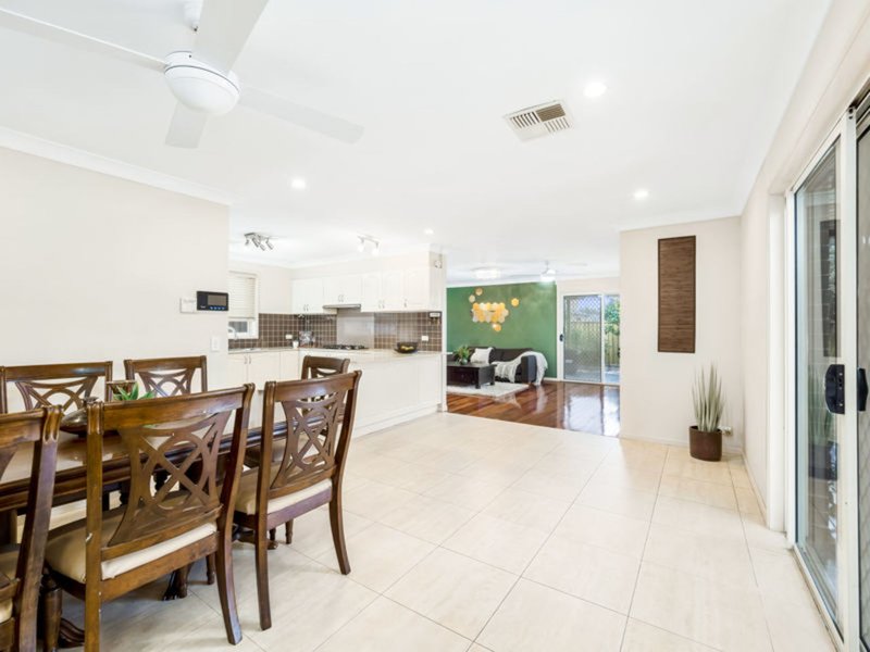 Photo - 4 Huon Close, Stanhope Gardens NSW 2768 - Image 7