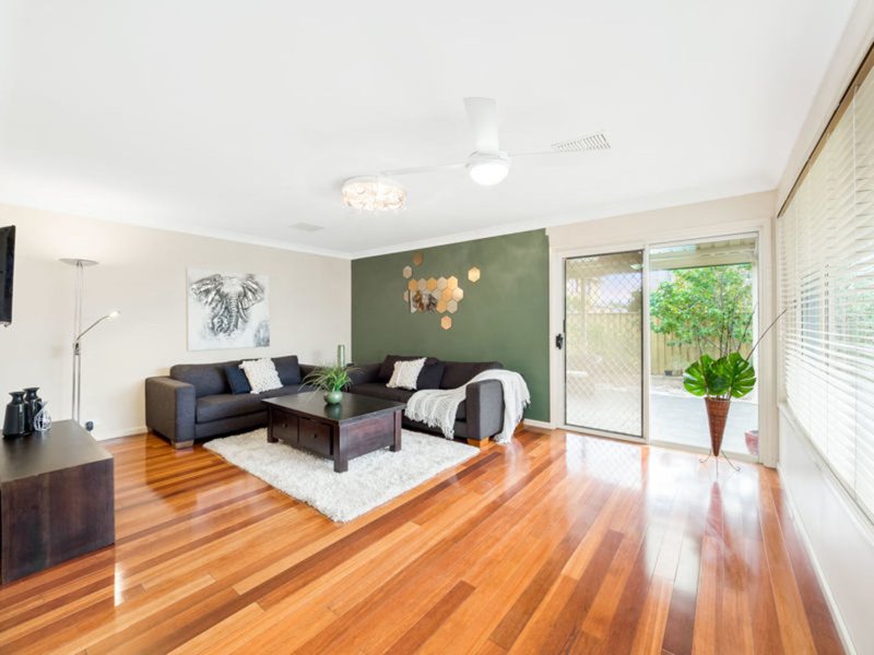 Photo - 4 Huon Close, Stanhope Gardens NSW 2768 - Image 10