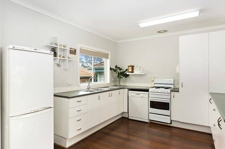 Photo - 4 Hurter Street, Blackburn South VIC 3130 - Image 3