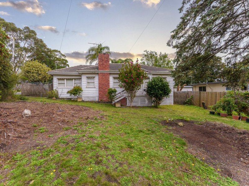 Photo - 4 Hyton Crescent, Croydon VIC 3136 - Image 2