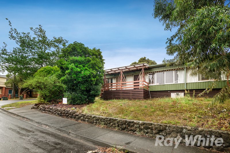 Photo - 4 Ian Grove, Burwood VIC 3125 - Image 2