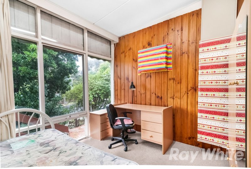 Photo - 4 Ian Grove, Burwood VIC 3125 - Image 4