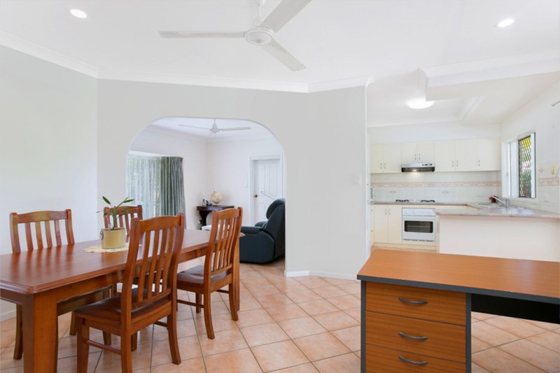 Photo - 4 Ibis Close, Kewarra Beach QLD 4879 - Image 5