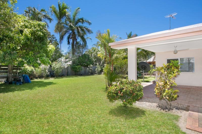 Photo - 4 Ibis Close, Kewarra Beach QLD 4879 - Image 11