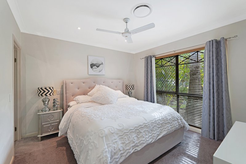 Photo - 4 Ilminster Crescent, Mudgeeraba QLD 4213 - Image 11