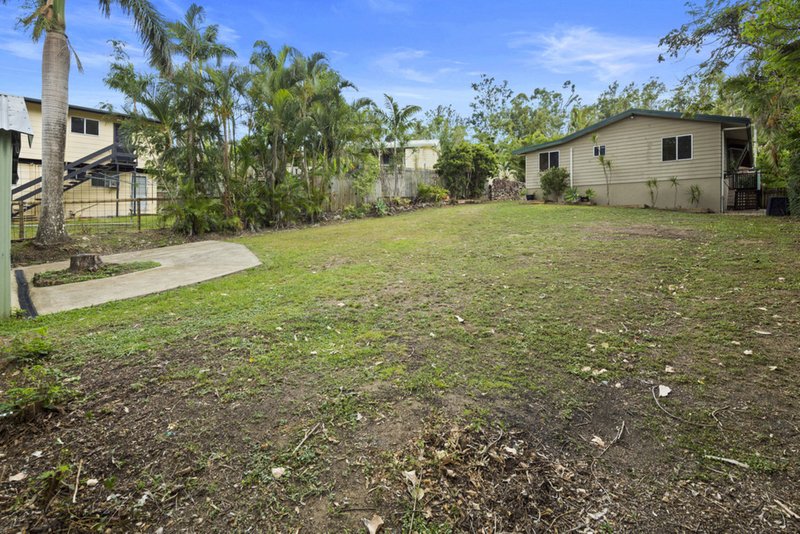 Photo - 4 Iluka Street, Cannonvale QLD 4802 - Image 12