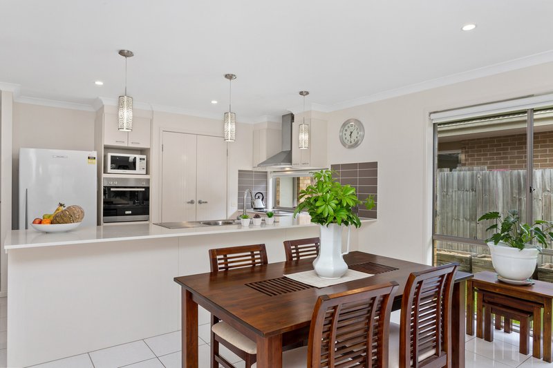 Photo - 4 Indigo Lane, Holmview QLD 4207 - Image 6