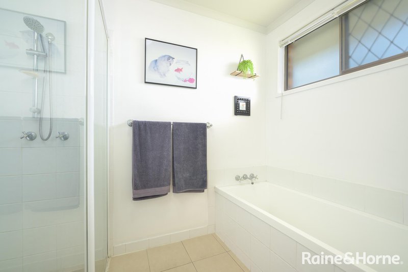 Photo - 4 Ingemar Court, Seaview Heights QLD 4680 - Image 16