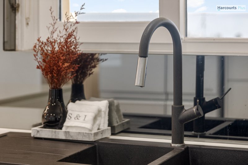 Photo - 4 Ingomar Court, Hallett Cove SA 5158 - Image 12