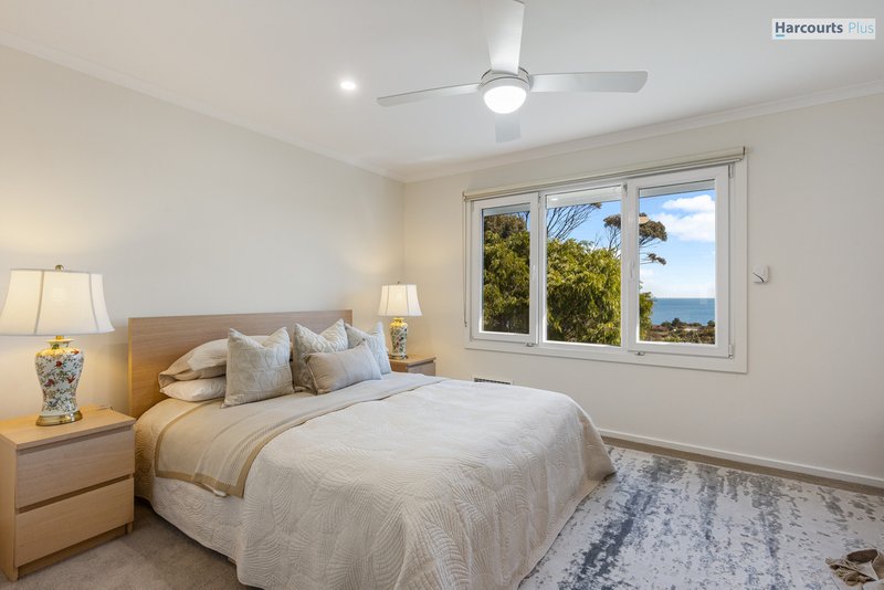 Photo - 4 Ingomar Court, Hallett Cove SA 5158 - Image 14