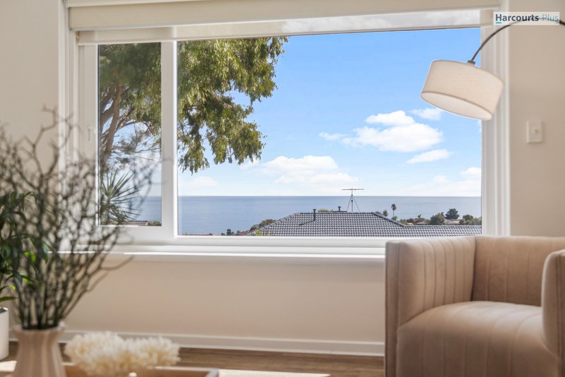 Photo - 4 Ingomar Court, Hallett Cove SA 5158 - Image 15