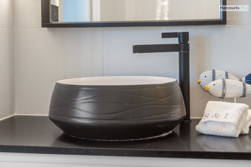 Photo - 4 Ingomar Court, Hallett Cove SA 5158 - Image 18