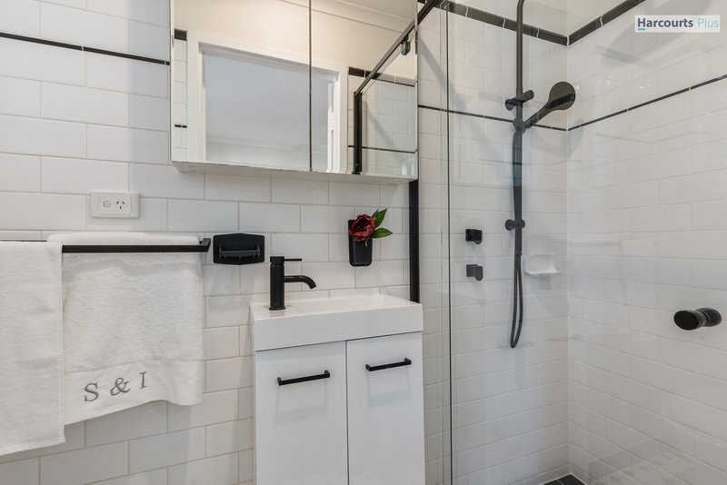 Photo - 4 Ingomar Court, Hallett Cove SA 5158 - Image 26